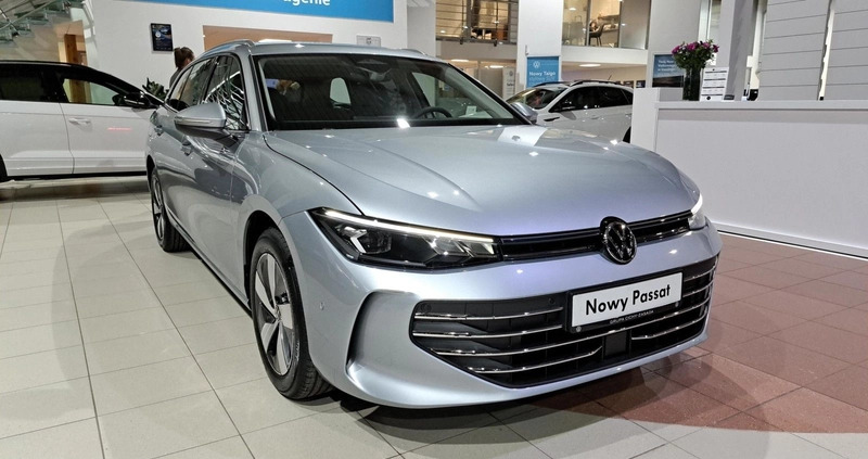 Volkswagen Passat cena 182400 przebieg: 10, rok produkcji 2024 z Dobra małe 781